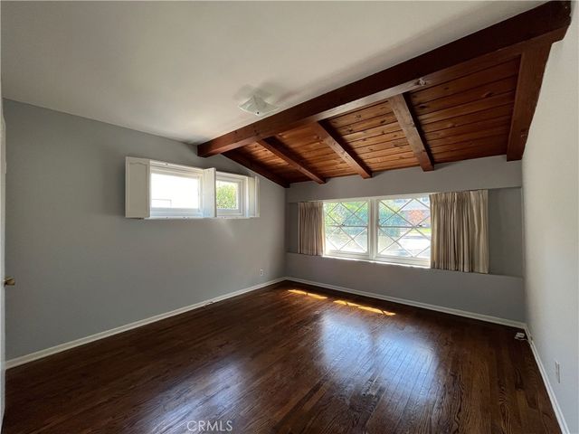 22607 Collins Street, Woodland Hills, CA 91367
