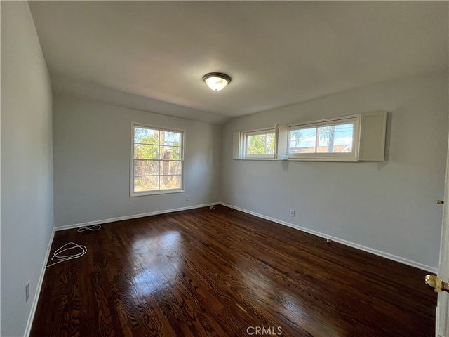 22607 Collins Street, Woodland Hills, CA 91367