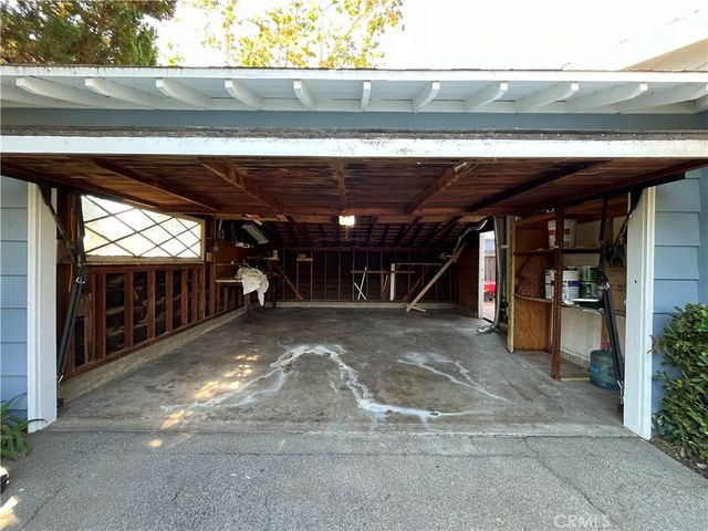 22607 Collins Street, Woodland Hills, CA 91367