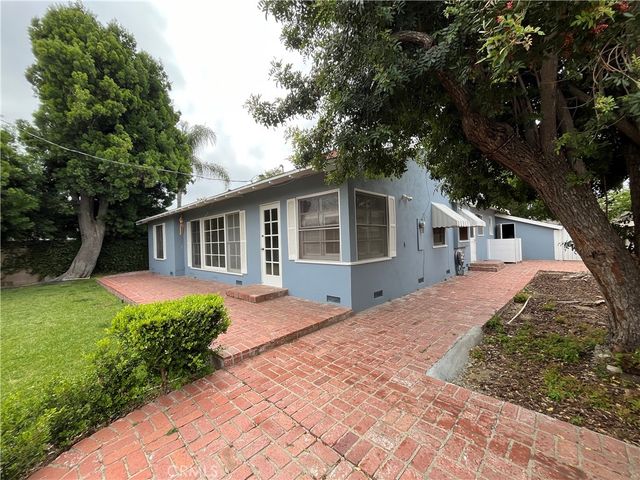 22607 Collins Street, Woodland Hills, CA 91367