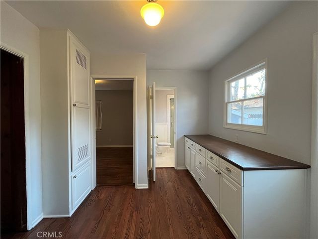 22607 Collins Street, Woodland Hills, CA 91367
