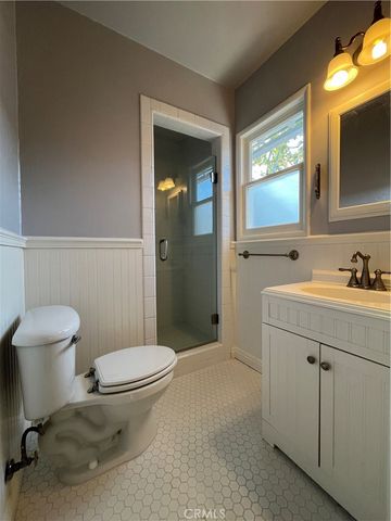 22607 Collins Street, Woodland Hills, CA 91367