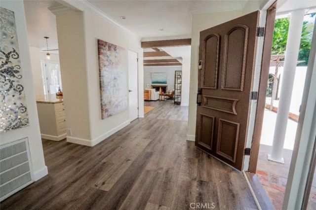 3183 N Laurel Canyon Blvd, Studio City, CA 91604