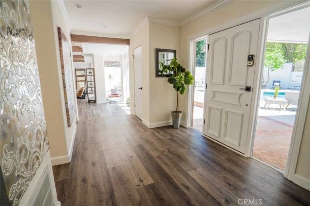 3183 N Laurel Canyon Blvd, Studio City, CA 91604