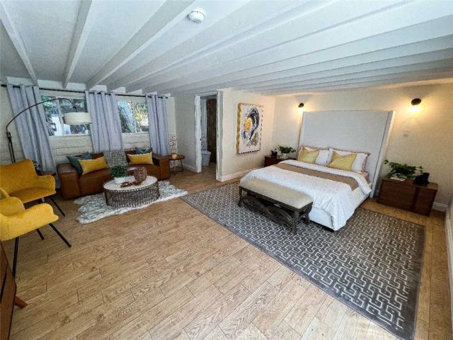3183 N Laurel Canyon Blvd, Studio City, CA 91604