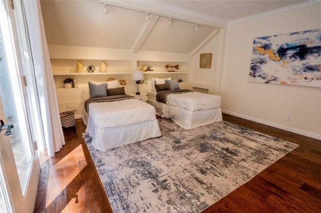 3183 N Laurel Canyon Blvd, Studio City, CA 91604