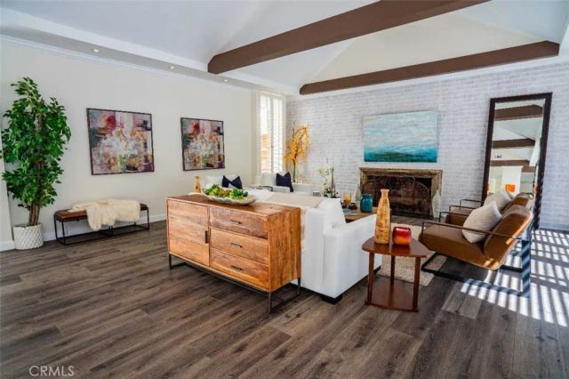3183 N Laurel Canyon Blvd, Studio City, CA 91604