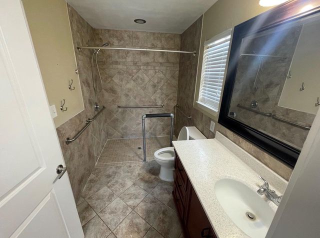 111 Hillview LN, Burnet, TX 78611