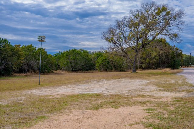 111 Hillview LN, Burnet, TX 78611