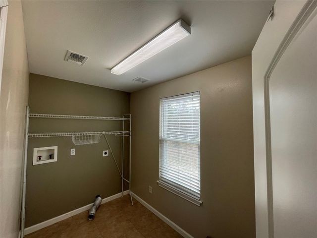 111 Hillview LN, Burnet, TX 78611