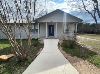 111 Hillview LN, Burnet, TX 78611