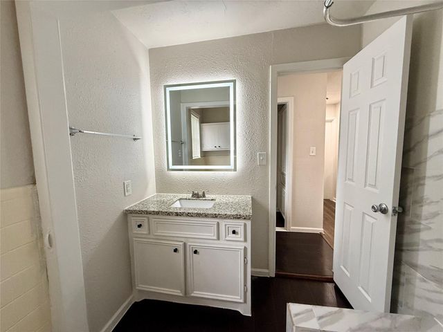7427 Avenue I D, Houston, TX 77011