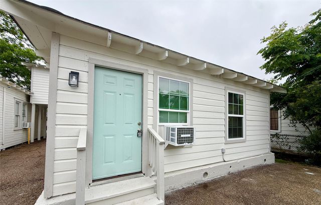 7427 Avenue I D, Houston, TX 77011