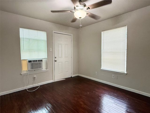 7427 Avenue I D, Houston, TX 77011