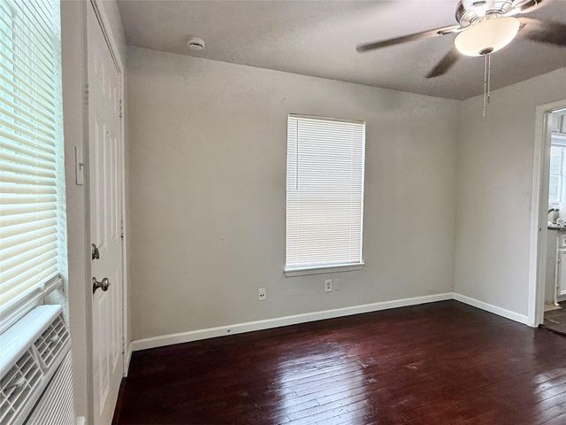 7427 Avenue I D, Houston, TX 77011