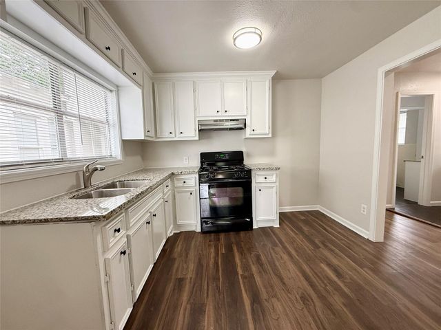 7427 Avenue I D, Houston, TX 77011