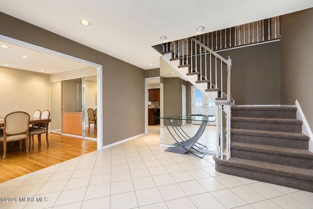 20 Cooperhawk Drive, Manalapan, NJ 07726