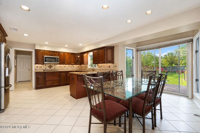 20 Cooperhawk Drive, Manalapan, NJ 07726