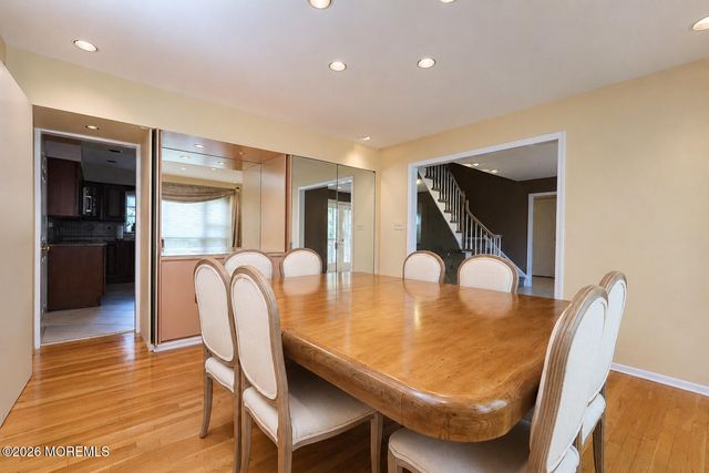 20 Cooperhawk Drive, Manalapan, NJ 07726