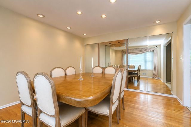 20 Cooperhawk Drive, Manalapan, NJ 07726