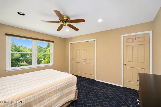 20 Cooperhawk Drive, Manalapan, NJ 07726