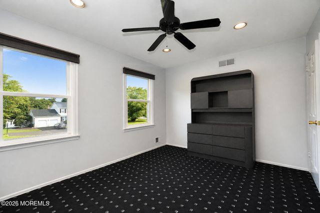 20 Cooperhawk Drive, Manalapan, NJ 07726