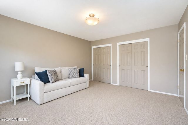 20 Cooperhawk Drive, Manalapan, NJ 07726