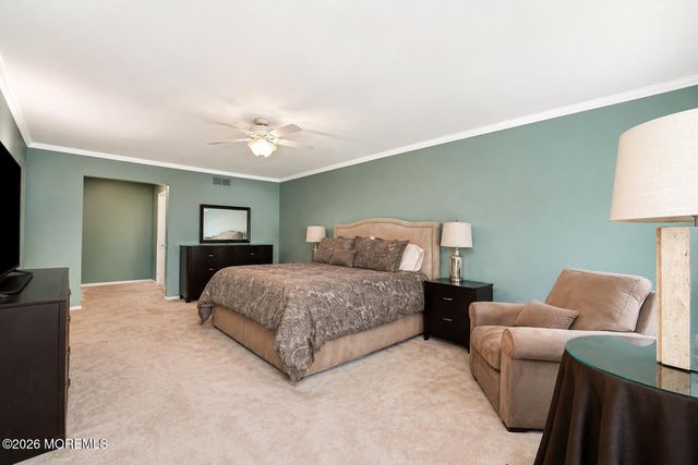 20 Cooperhawk Drive, Manalapan, NJ 07726