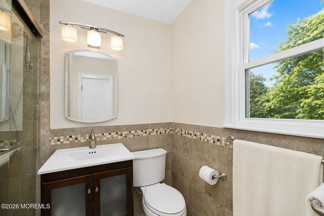 20 Cooperhawk Drive, Manalapan, NJ 07726