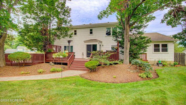 20 Cooperhawk Drive, Manalapan, NJ 07726