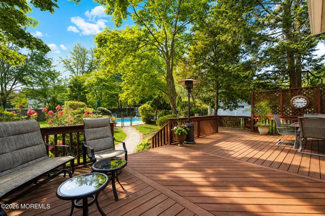 20 Cooperhawk Drive, Manalapan, NJ 07726