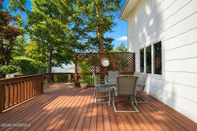 20 Cooperhawk Drive, Manalapan, NJ 07726