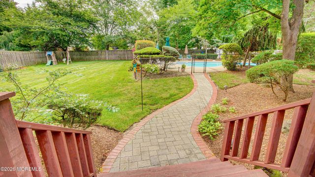 20 Cooperhawk Drive, Manalapan, NJ 07726