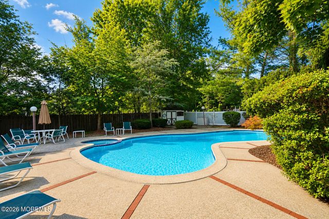 20 Cooperhawk Drive, Manalapan, NJ 07726