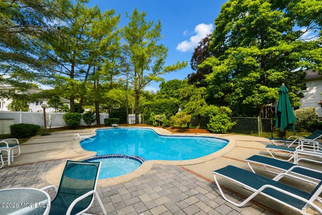 20 Cooperhawk Drive, Manalapan, NJ 07726