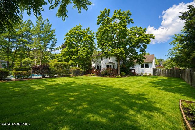 20 Cooperhawk Drive, Manalapan, NJ 07726