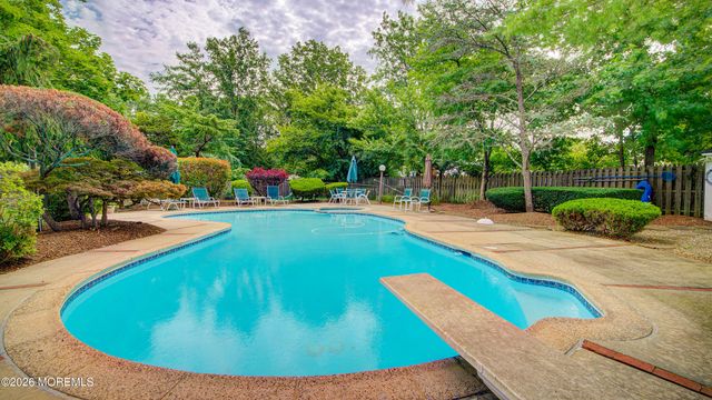 20 Cooperhawk Drive, Manalapan, NJ 07726