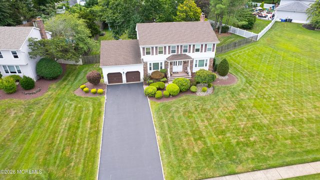 20 Cooperhawk Drive, Manalapan, NJ 07726