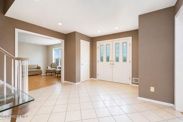20 Cooperhawk Drive, Manalapan, NJ 07726
