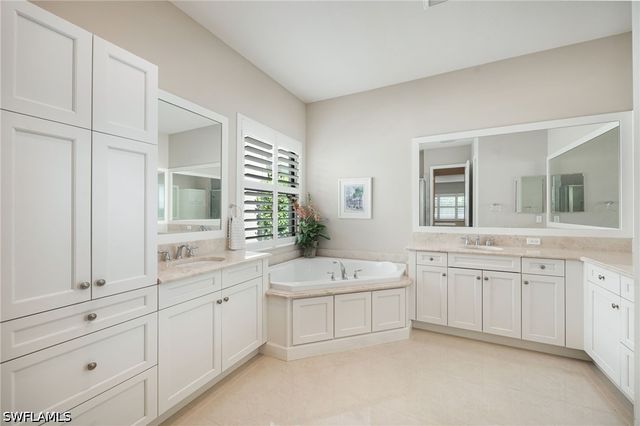 13736 Luna DR, Naples, FL 34109