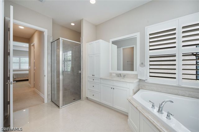13736 Luna DR, Naples, FL 34109