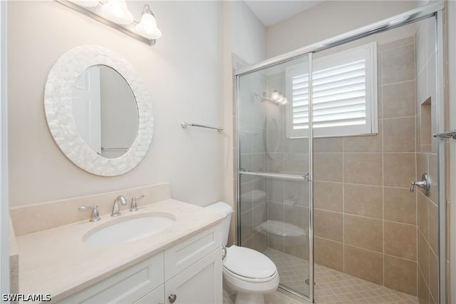 13736 Luna DR, Naples, FL 34109