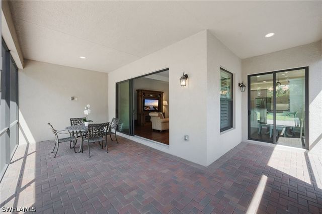13736 Luna DR, Naples, FL 34109