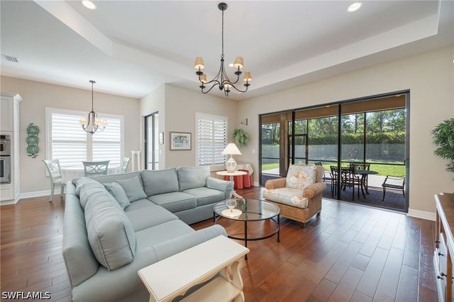 13736 Luna DR, Naples, FL 34109