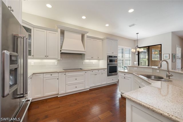 13736 Luna DR, Naples, FL 34109