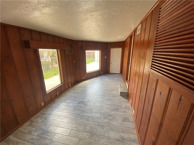 1002 Nandina Dr, Corpus Christi, TX 78408