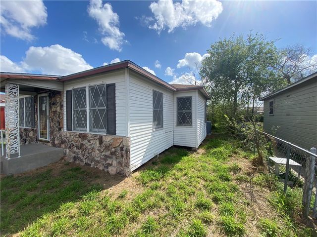 1002 Nandina Dr, Corpus Christi, TX 78408