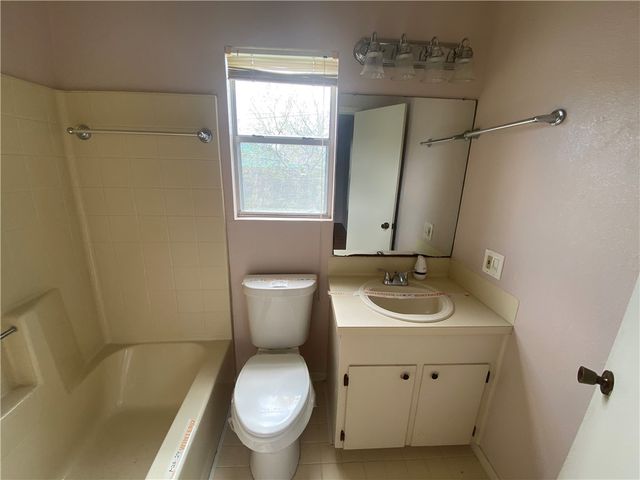 1002 Nandina Dr, Corpus Christi, TX 78408