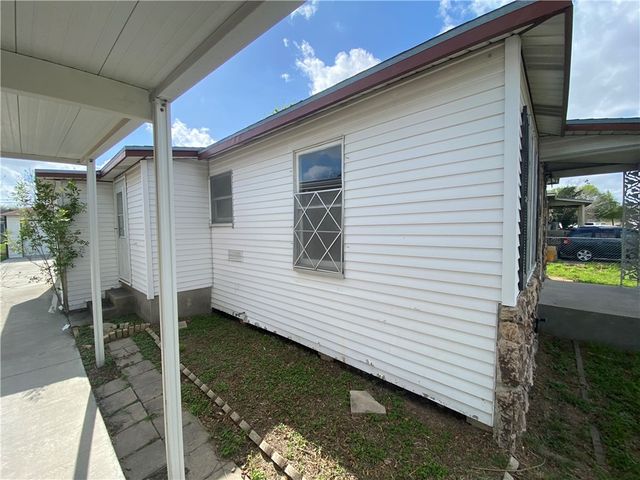 1002 Nandina Dr, Corpus Christi, TX 78408