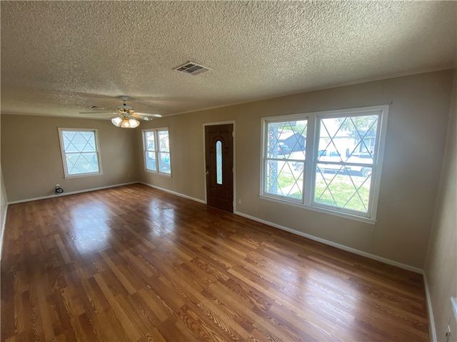 1002 Nandina Dr, Corpus Christi, TX 78408